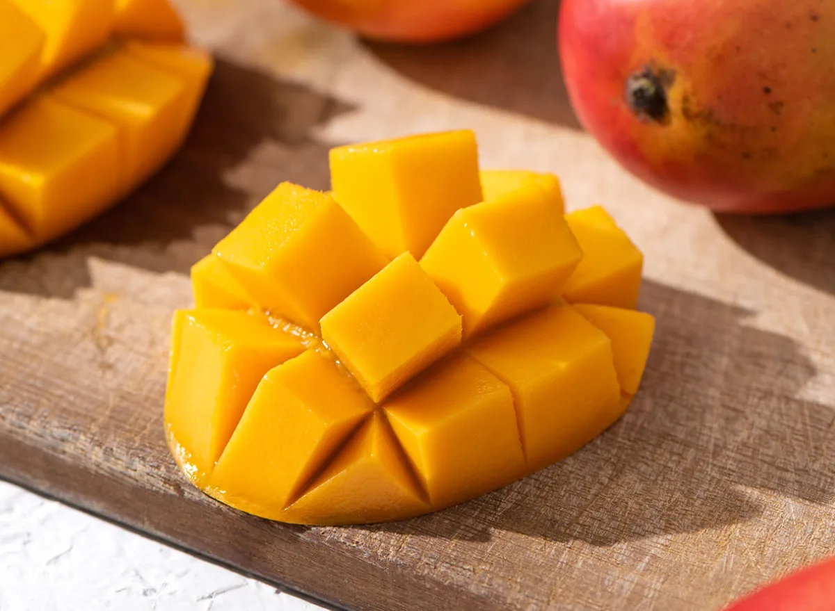 Top 10 Health Benefits of Eating A Mango at Night